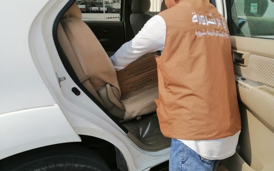 جمعية البر الخيرية بشرورة تنفذ مشروع توزيع التمور بدعم كريم من المركز الوطني للنخيل والتمور